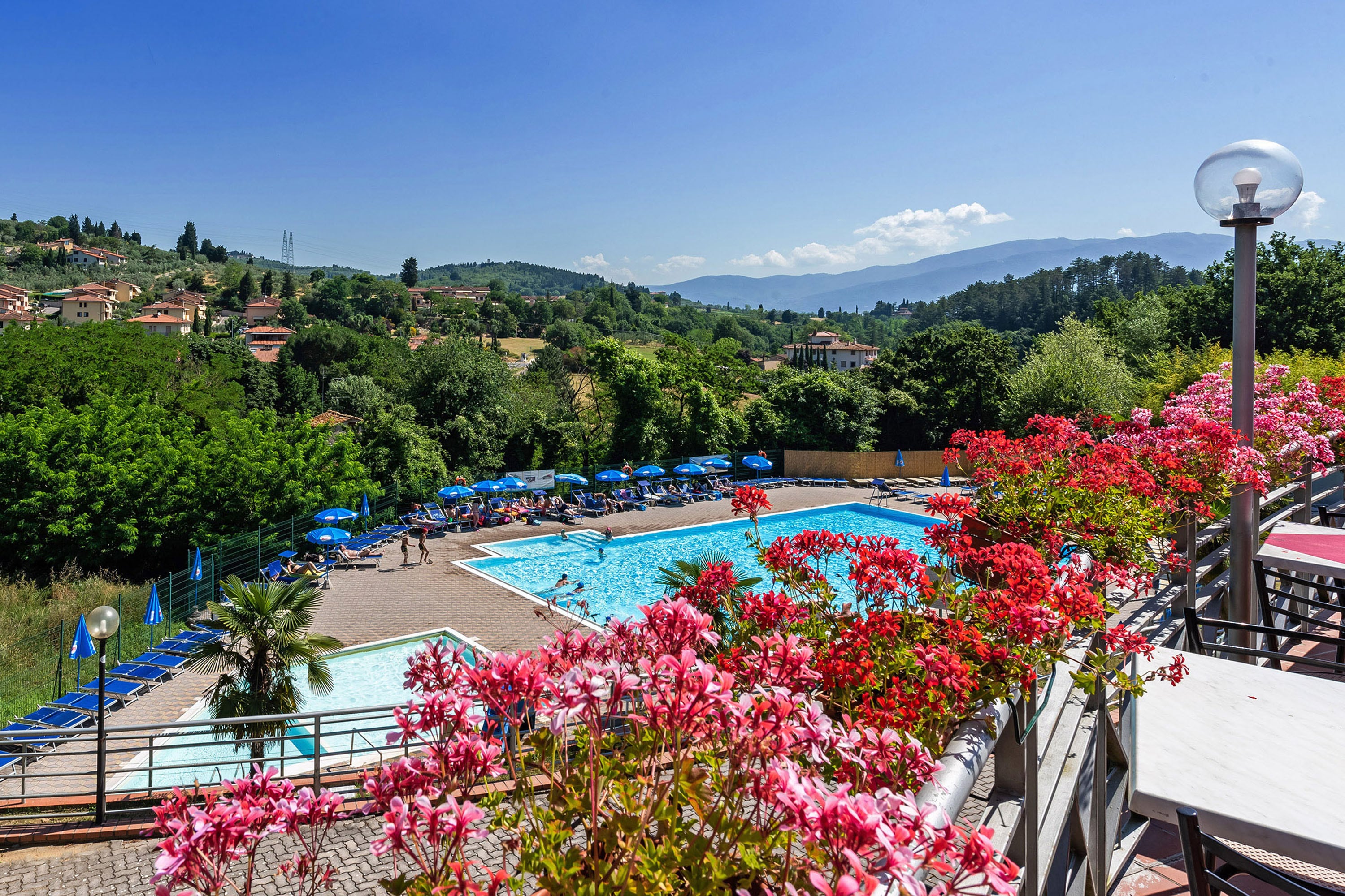 Vakantie naar Camp. Village Il Poggetto in Troghi in Italië