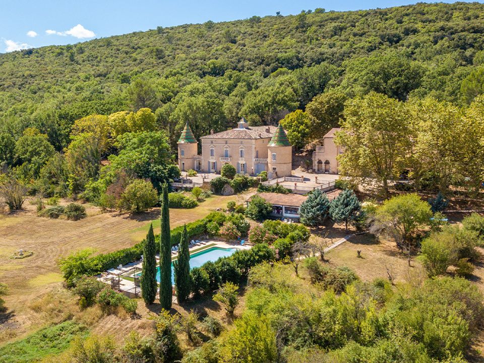 Vakantie naar Camping Château de l'Eouvière in Montmeyan in Frankrijk