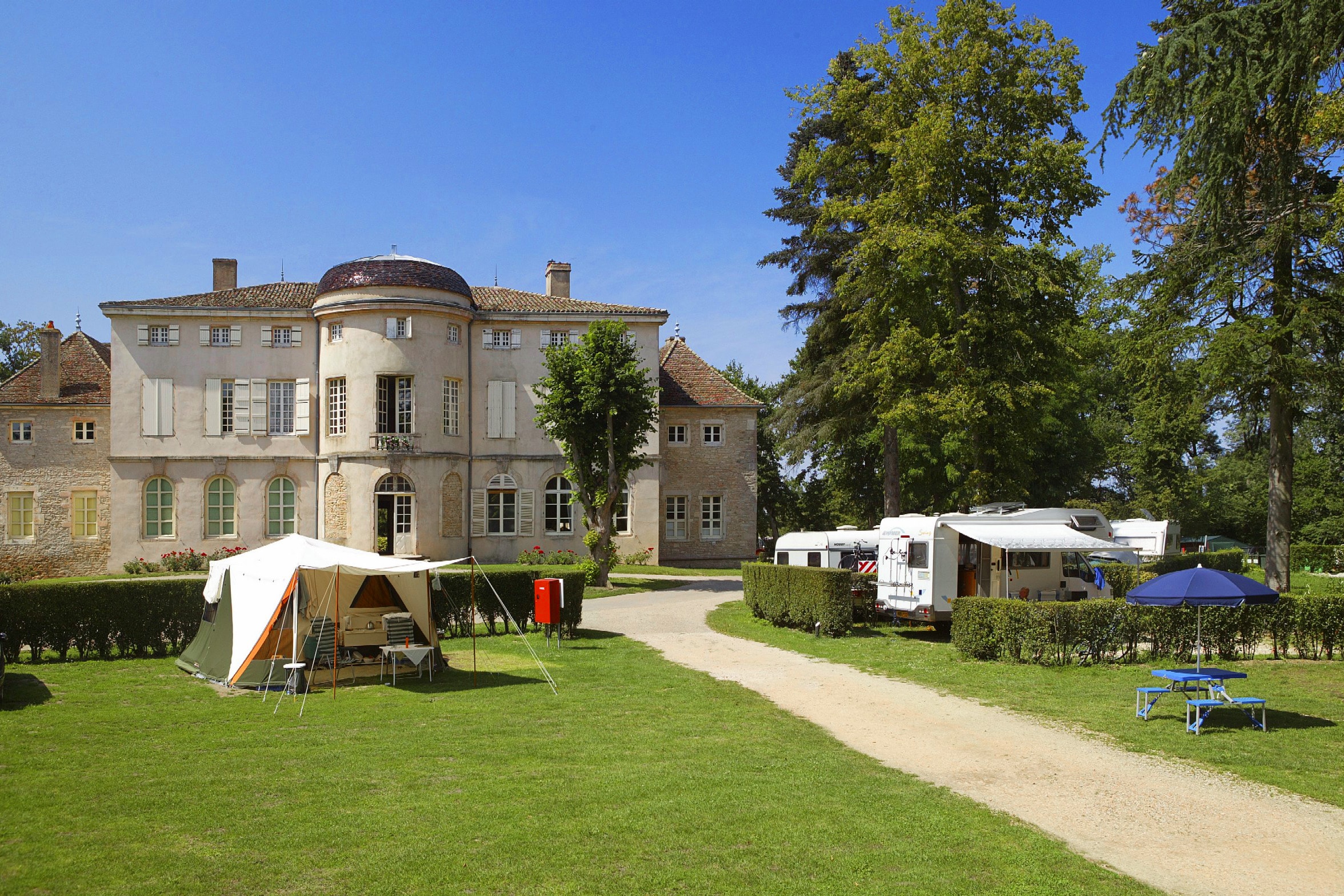 Vakantie naar Camping Château de l'Epervière in Gigny Sur Saône in Frankrijk