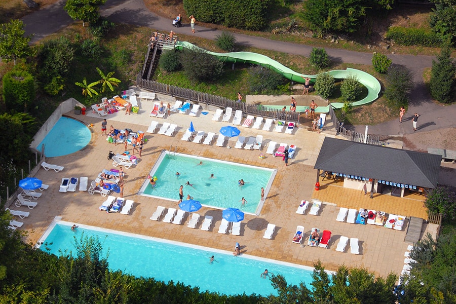 Vakantie naar Camping Château Le Verdoyer in Champs Romain in Frankrijk