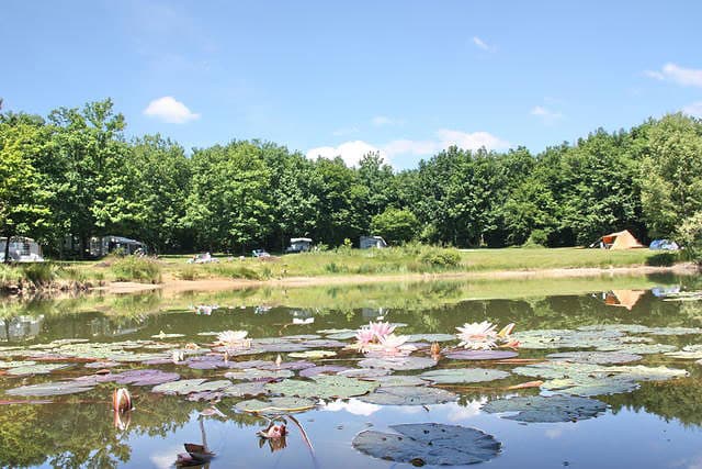 Vakantie naar Camping Creuse Nature Naturiste in Creuse in Frankrijk