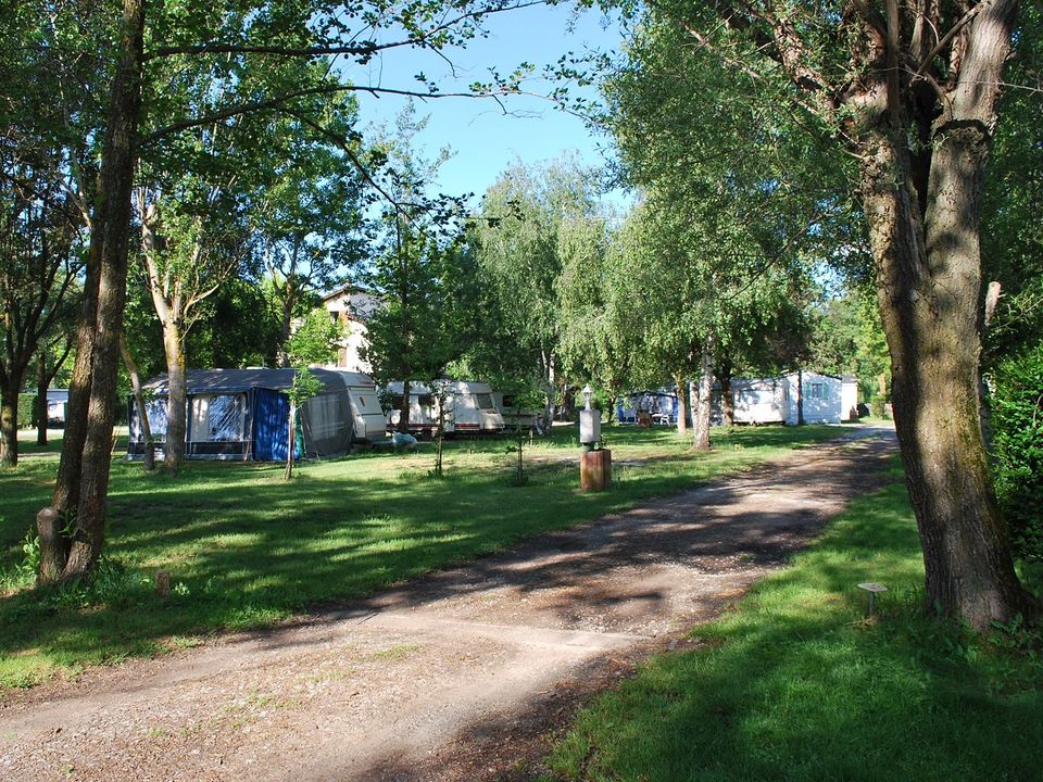 Vakantie naar Camping de La Gare in Ur in Frankrijk