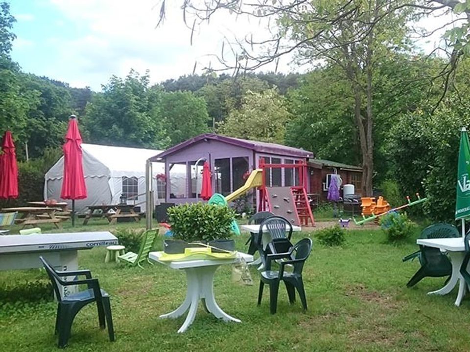 Camping De La Vallée Du Doux vanaf € € 350,00!