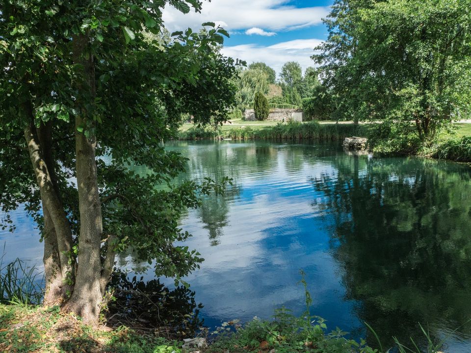 Vakantie naar Camping du Chateau Vert in Hondainville in Frankrijk