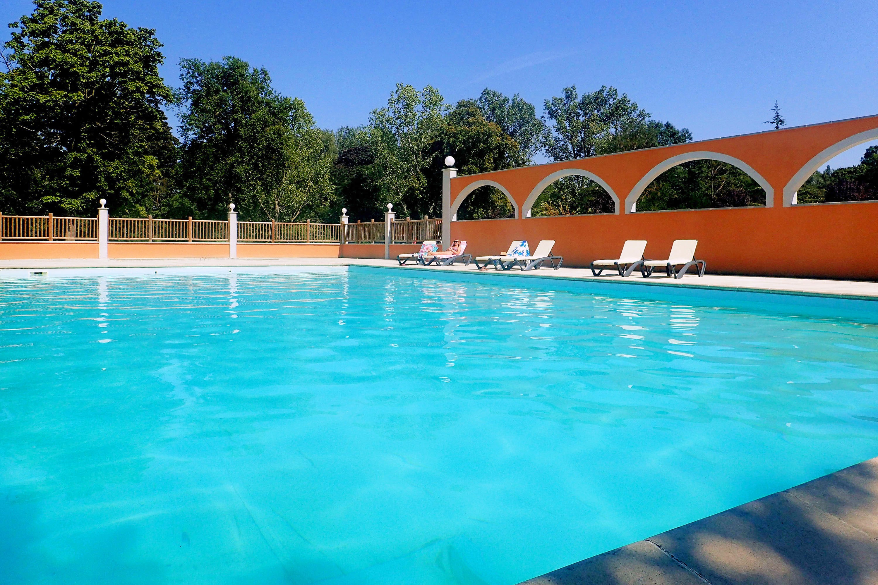 Camping Du Domaine De Senaud vanaf € € 895,00!