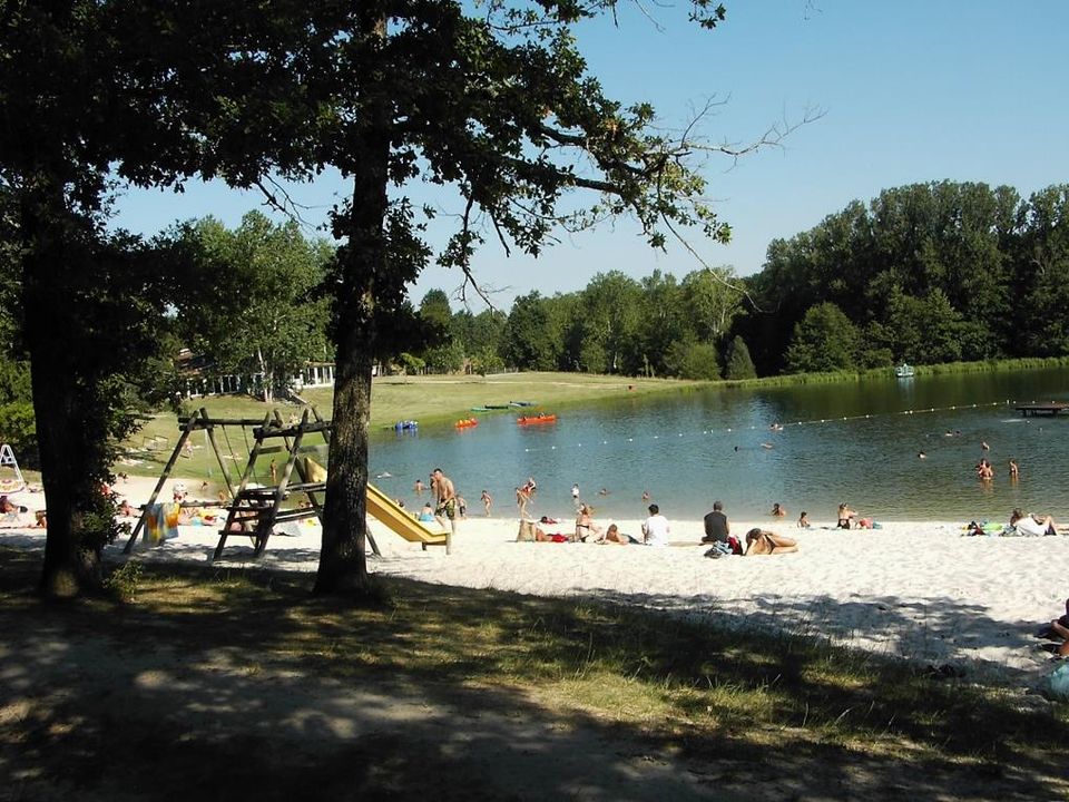 Vakantie naar Camping du Lac de Lislebonne in Reaup Lisse in Frankrijk