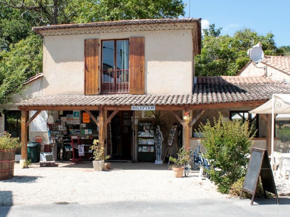 Camping Du Pont De Vicq En Perigord vanaf € 240,-!