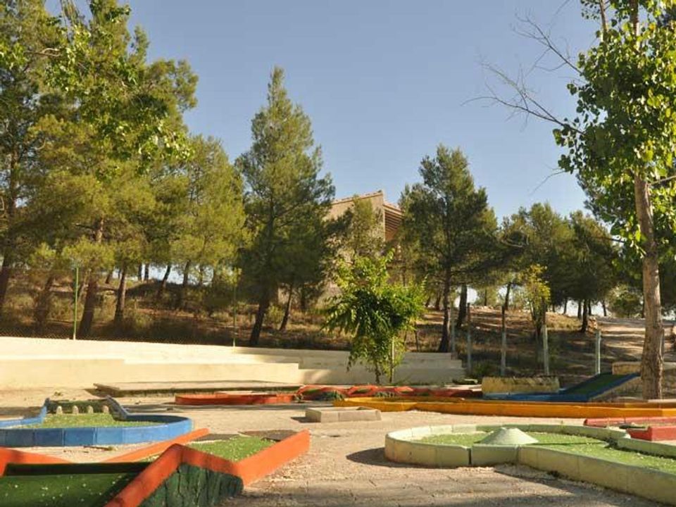 Camping El Pinar Del Rey vanaf € € 420,01,-!