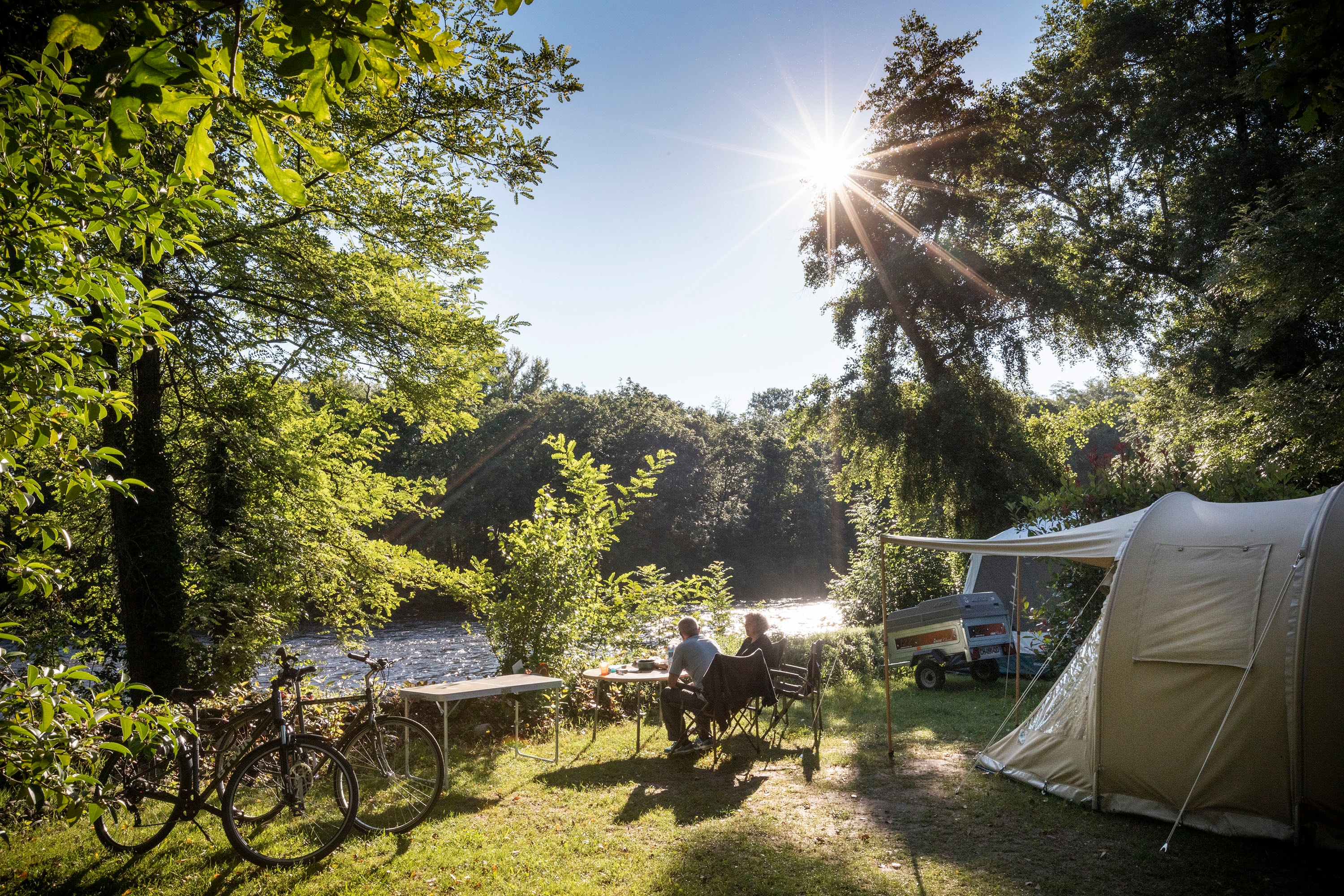 Vakantie naar Camping Huttopia Beaulieu sur Dordogne in Corrèze in Frankrijk