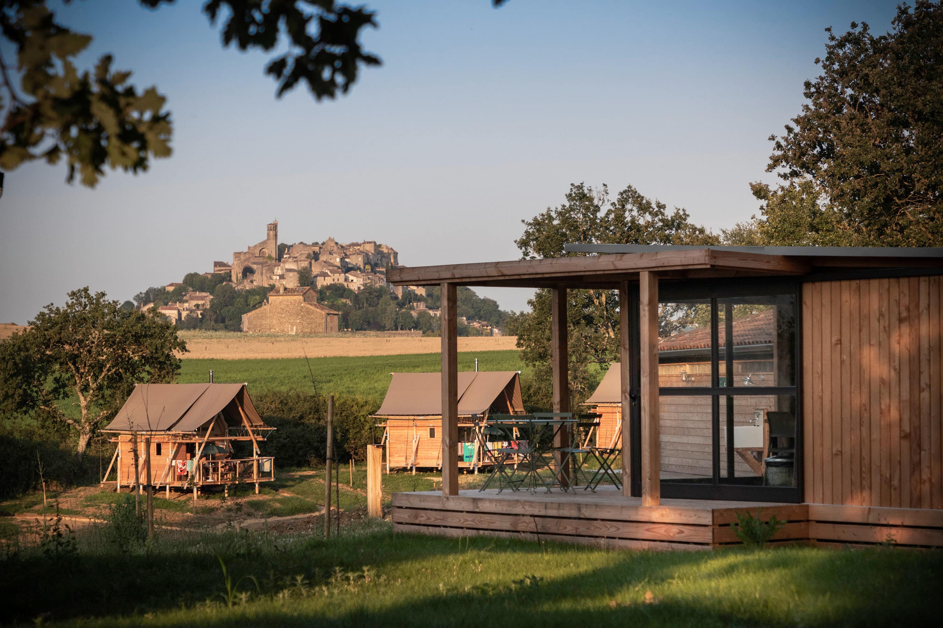 Vakantie naar Camping Huttopia Pays de Cordes sur Ciel in Tarn in Frankrijk