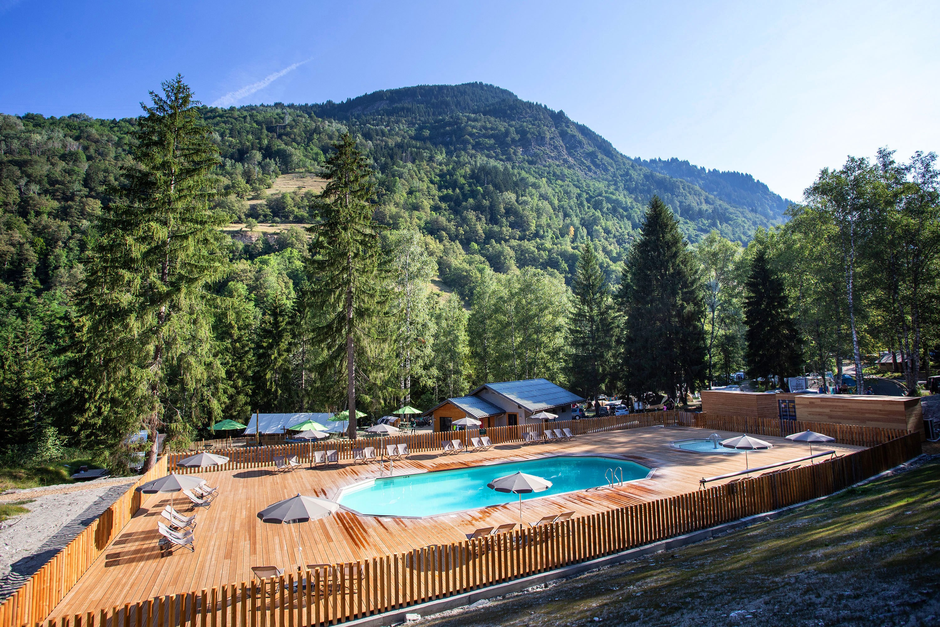 Vakantie naar Camping Huttopia Vanoise   Bozel in Savoie in Frankrijk