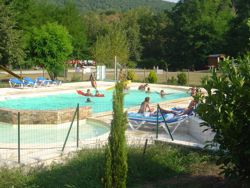 Vakantie naar Camping L'Europe in Monceaux Sur Dordogne in Frankrijk