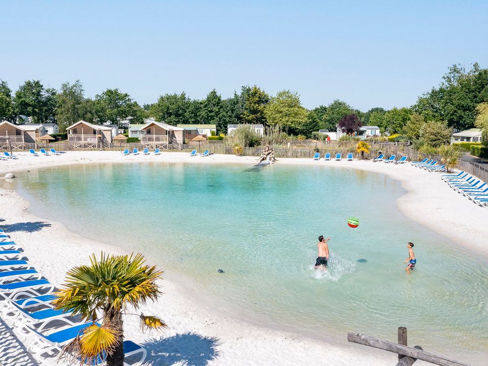 Vakantie naar Camping L'Evasion in Landevieille in Frankrijk