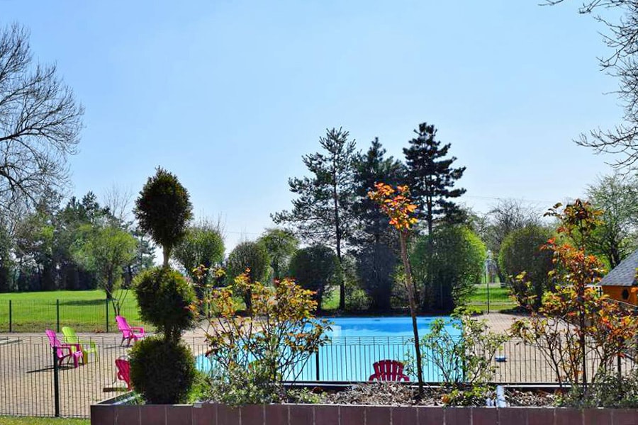 Vakantie naar Camping La Croix d'Arles in Haute Marne in Frankrijk