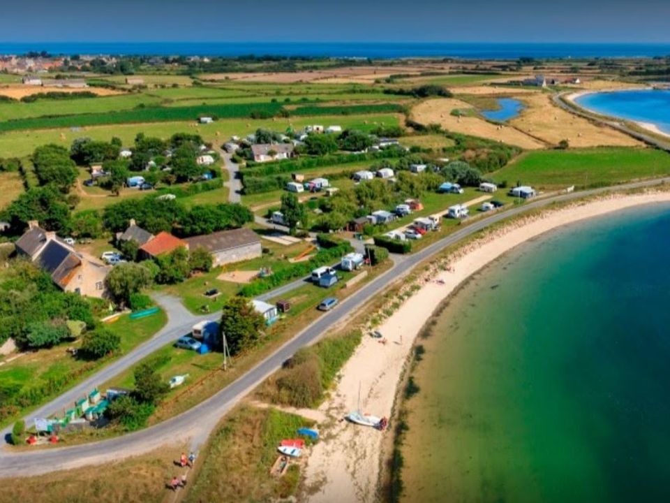 Vakantie naar Camping La Ferme du Bord de Mer in Gatteville Le Phare in Frankrijk