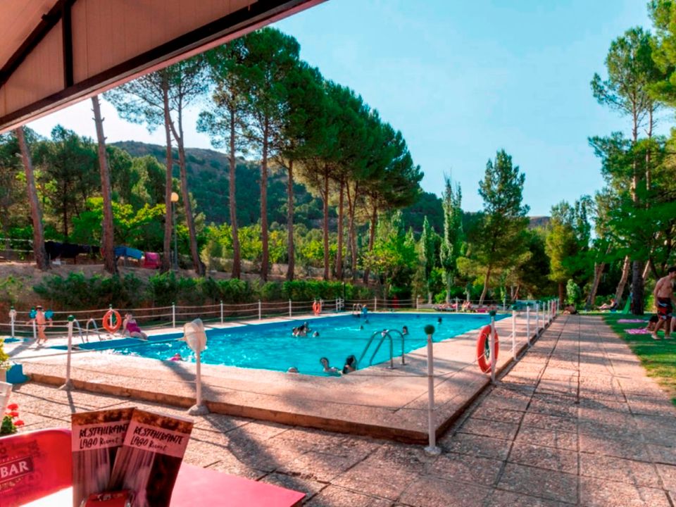 Vakantie naar Camping Lago Resort in Nuevalos in Spanje