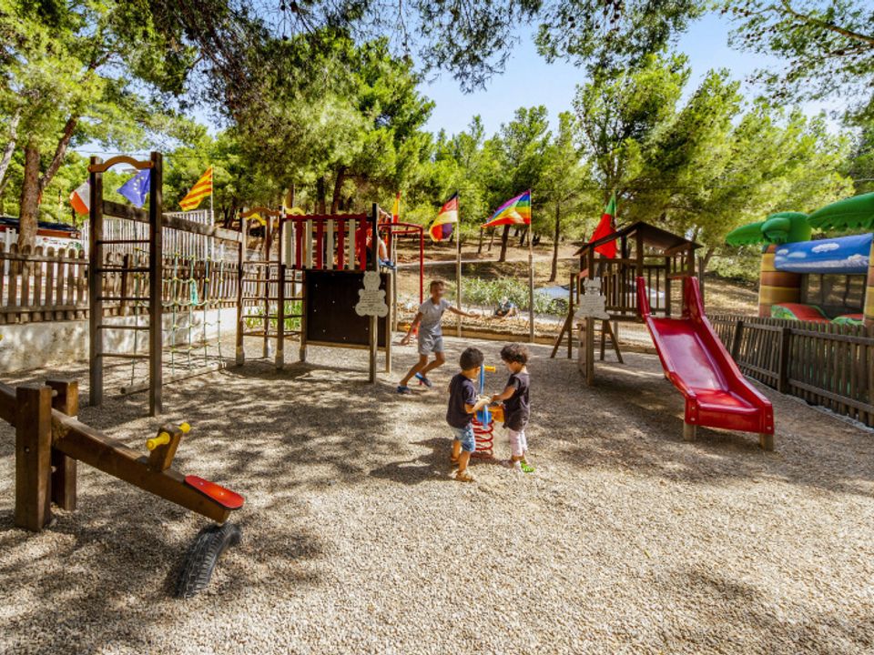 Camping Le Bois De Pins vanaf € € 139,00!