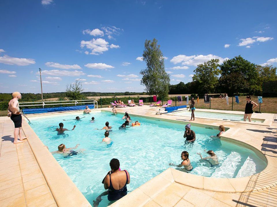 Vakantie naar Camping Le Bois Guillaume in Villeneuve Les Genets in Frankrijk