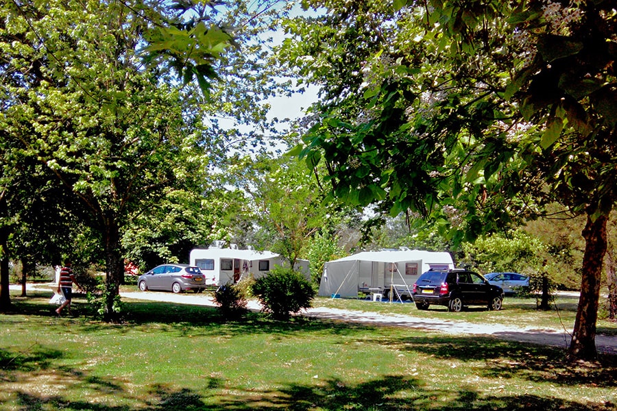 Vakantie naar Camping Le Champ d'Été Onlycamp in Ain in Frankrijk