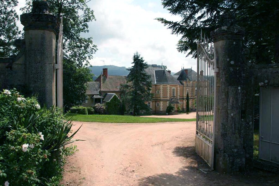 Camping Le Château De Montrouant vanaf € -!