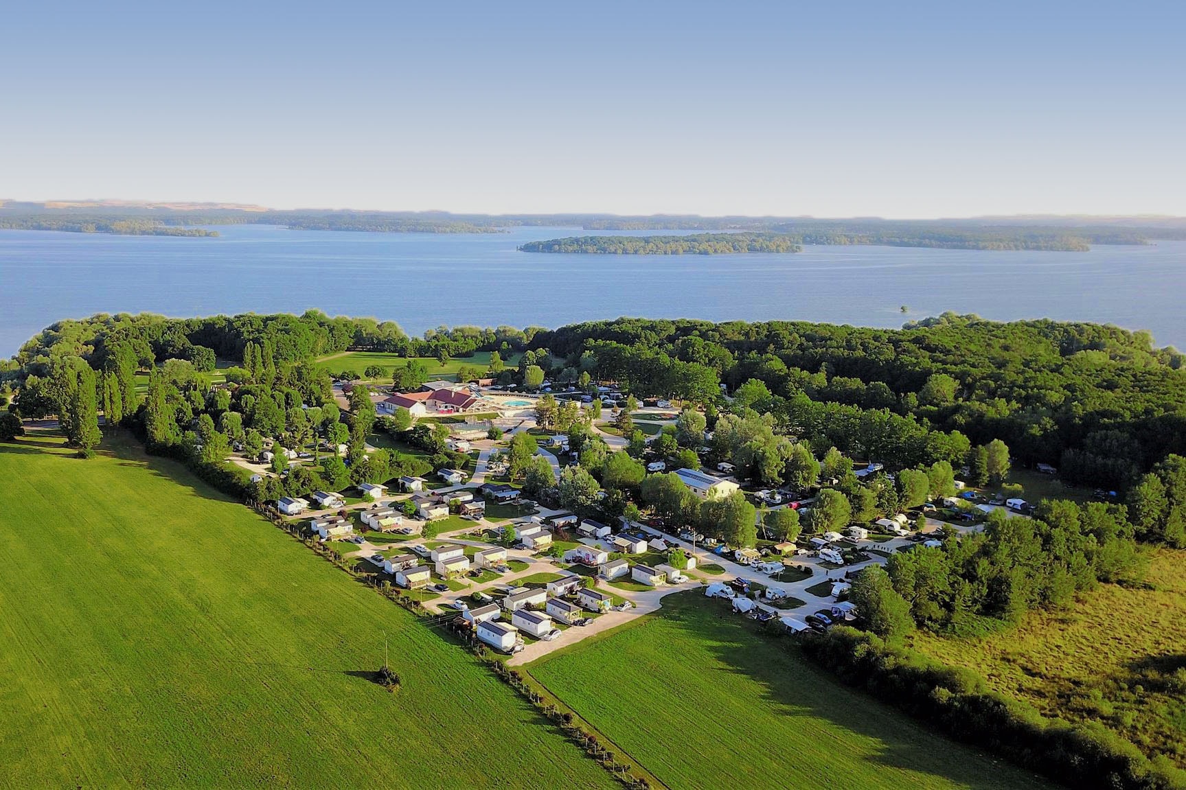 Vakantie naar Camping Le Lac D'Orient in Mesnil Saint Père in Frankrijk