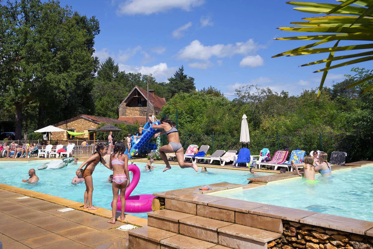 Vakantie naar Camping Le Pech Charmant in Les Eyzies De Tayac Sireuil in Frankrijk