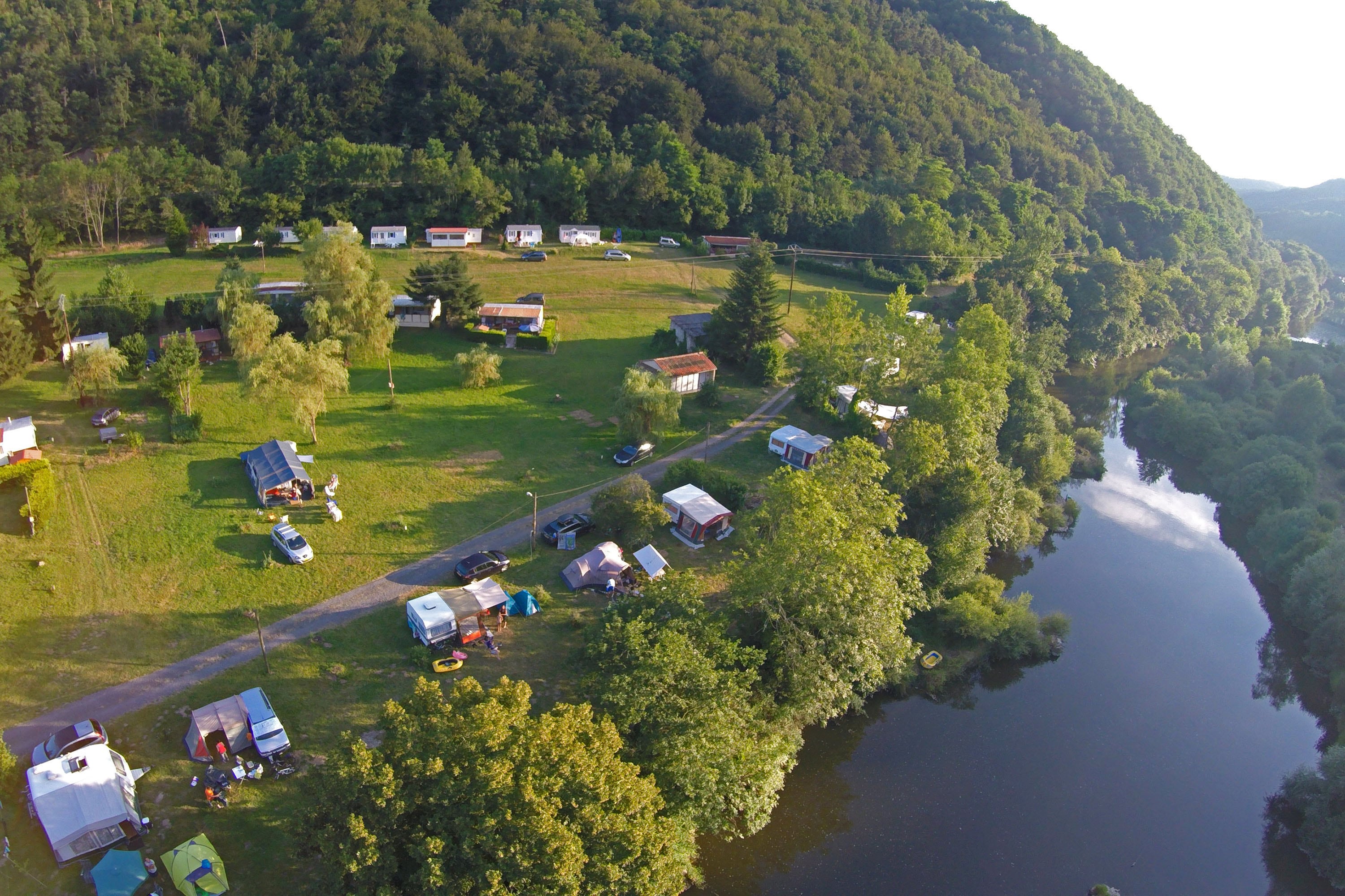 Vakantie naar Camping Le Pra de Mars in Haute Loire in Frankrijk