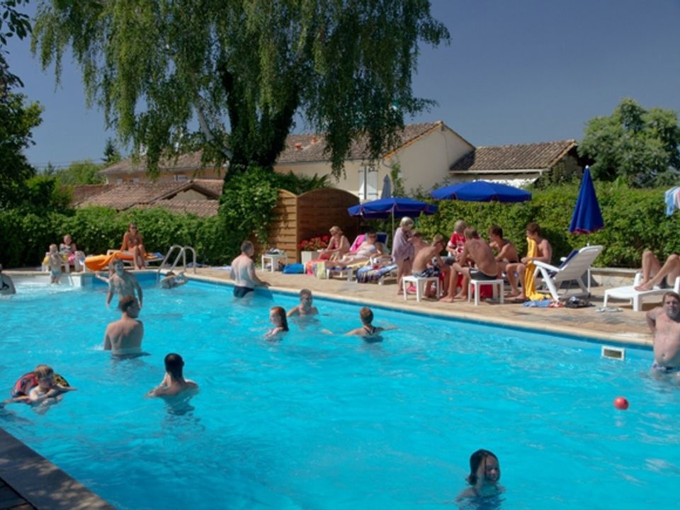 Vakantie naar Camping Le Pressoir in Petit Palais Et Cornemps in Frankrijk