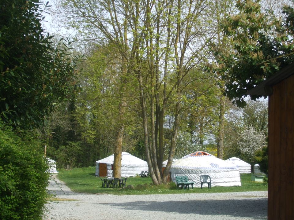 Camping Le Village De Yourtes vanaf € 420,-!