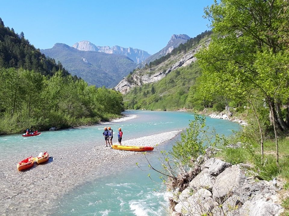 Vakantie naar Camping Les Acacias in Vercheny in Frankrijk