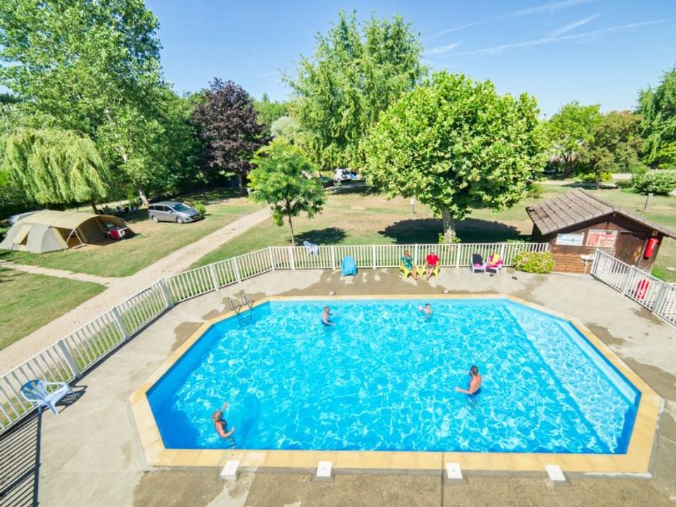 Vakantie naar Camping Les Bords Du Guiers in Saint Genix Sur Guiers in Frankrijk