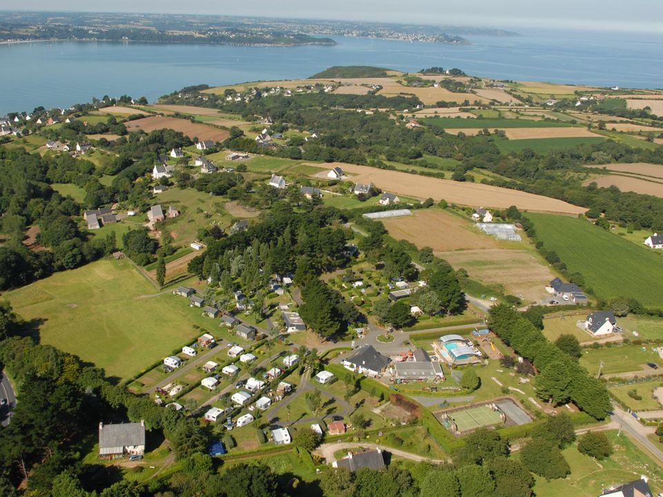 Vakantie naar Camping Les Capucines   Camping Paradis in Tredrez in Frankrijk