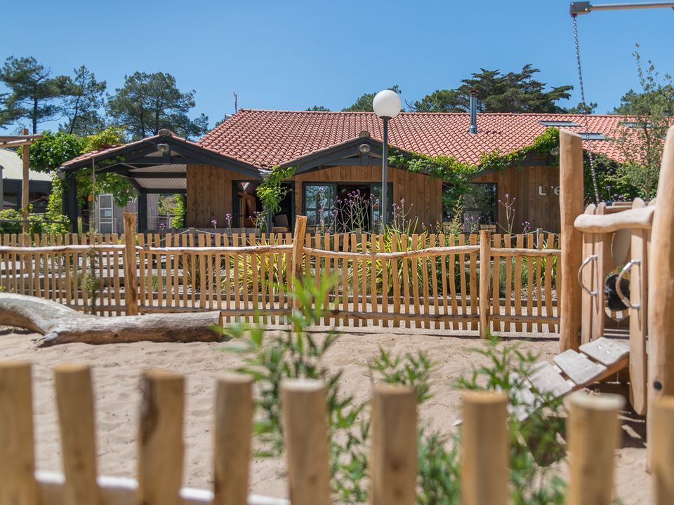 Camping Les Cyprès vanaf € € 282,00!