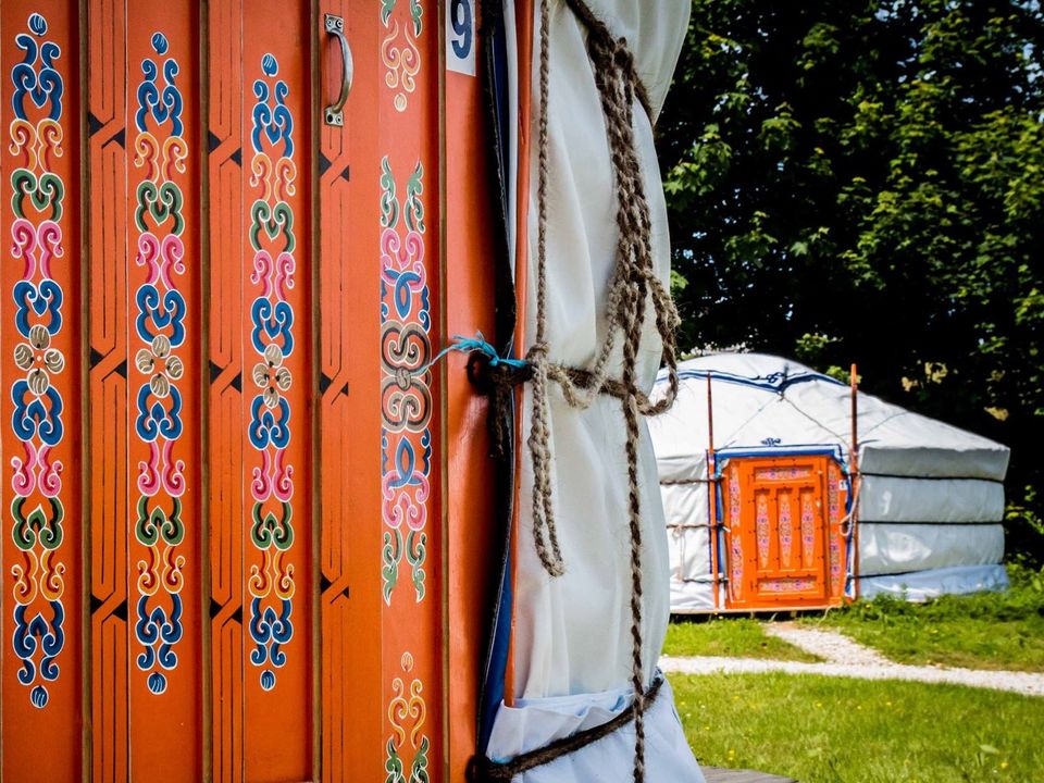 Vakantie naar Camping Les Dis Village Insolite in Saint Benoit Des Ondes in Frankrijk