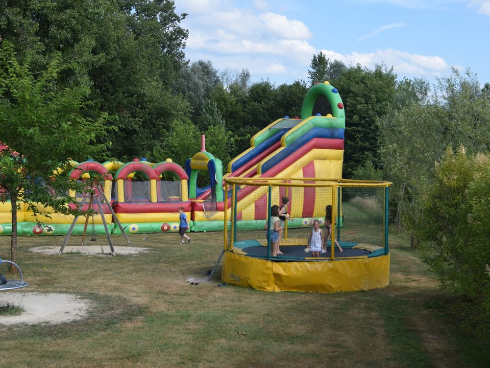 Camping Les Etangs Du Plessac   Camping Paradis vanaf € 179,-!