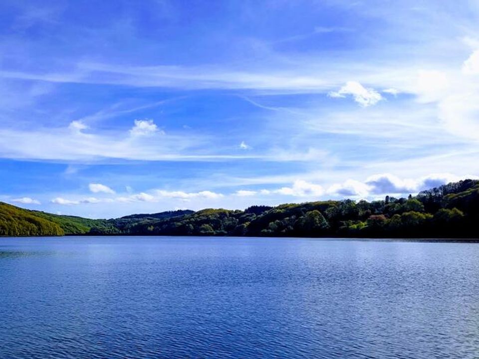 Vakantie naar Camping Les Fées du Lac in Nages in Frankrijk