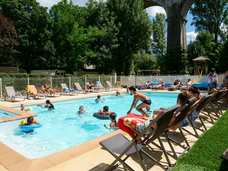 Vakantie naar Camping les Rives d'Auzon in Lavilledieu in Frankrijk