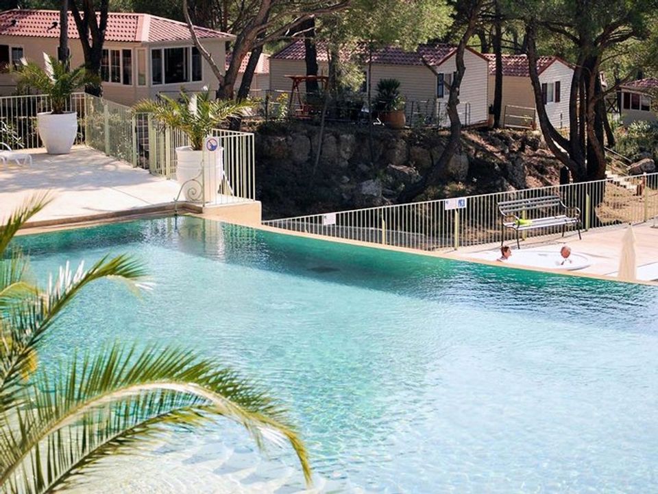 Camping Résidentiel La Pinède vanaf € € 308,00!