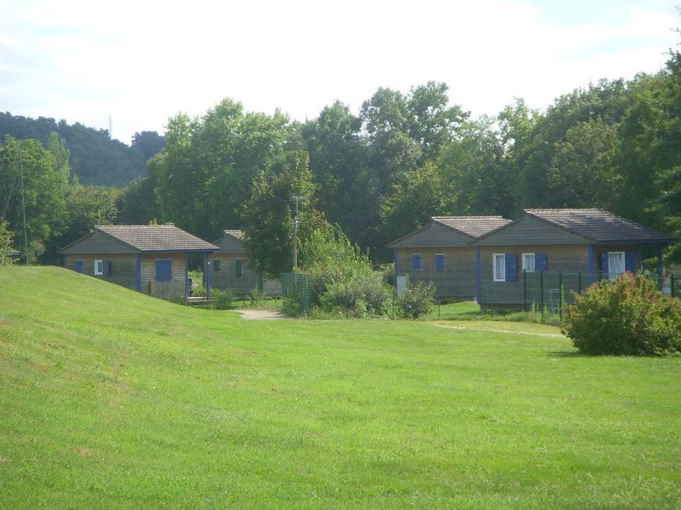 CAMPING VILLAGE CHALETS DE DONZENAC vanaf € 185,-!