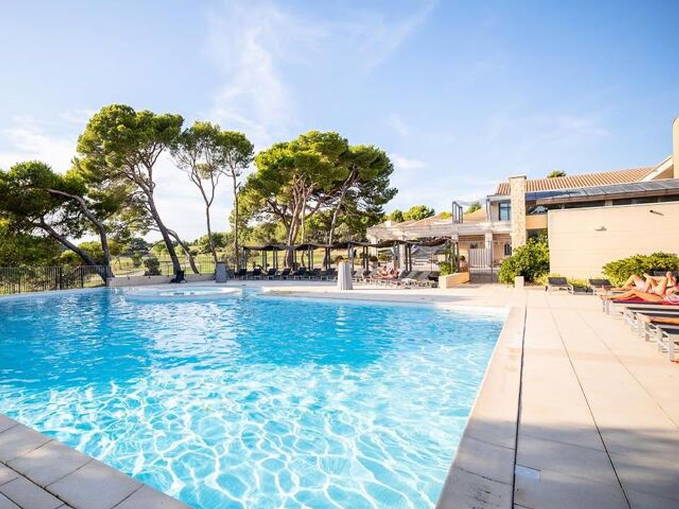 Vakantie naar Domaine de Provence Country Club Premium in Saumane 1 in Frankrijk