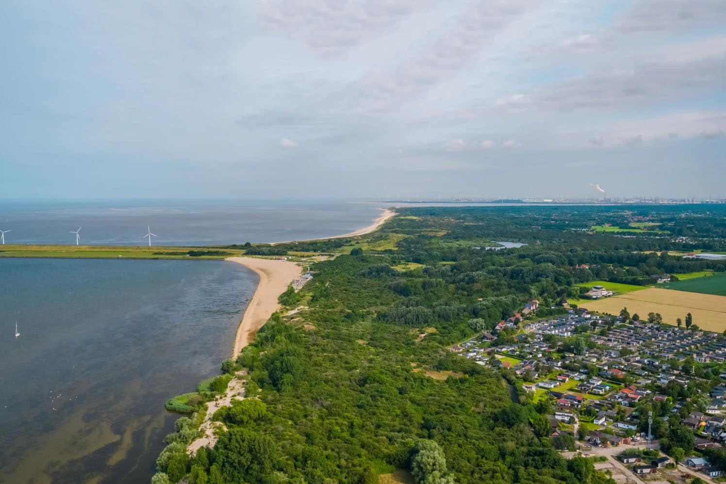 Vakantie naar EuroParcs Resort Poort van Zeeland in Hellevoetsluis in Nederland