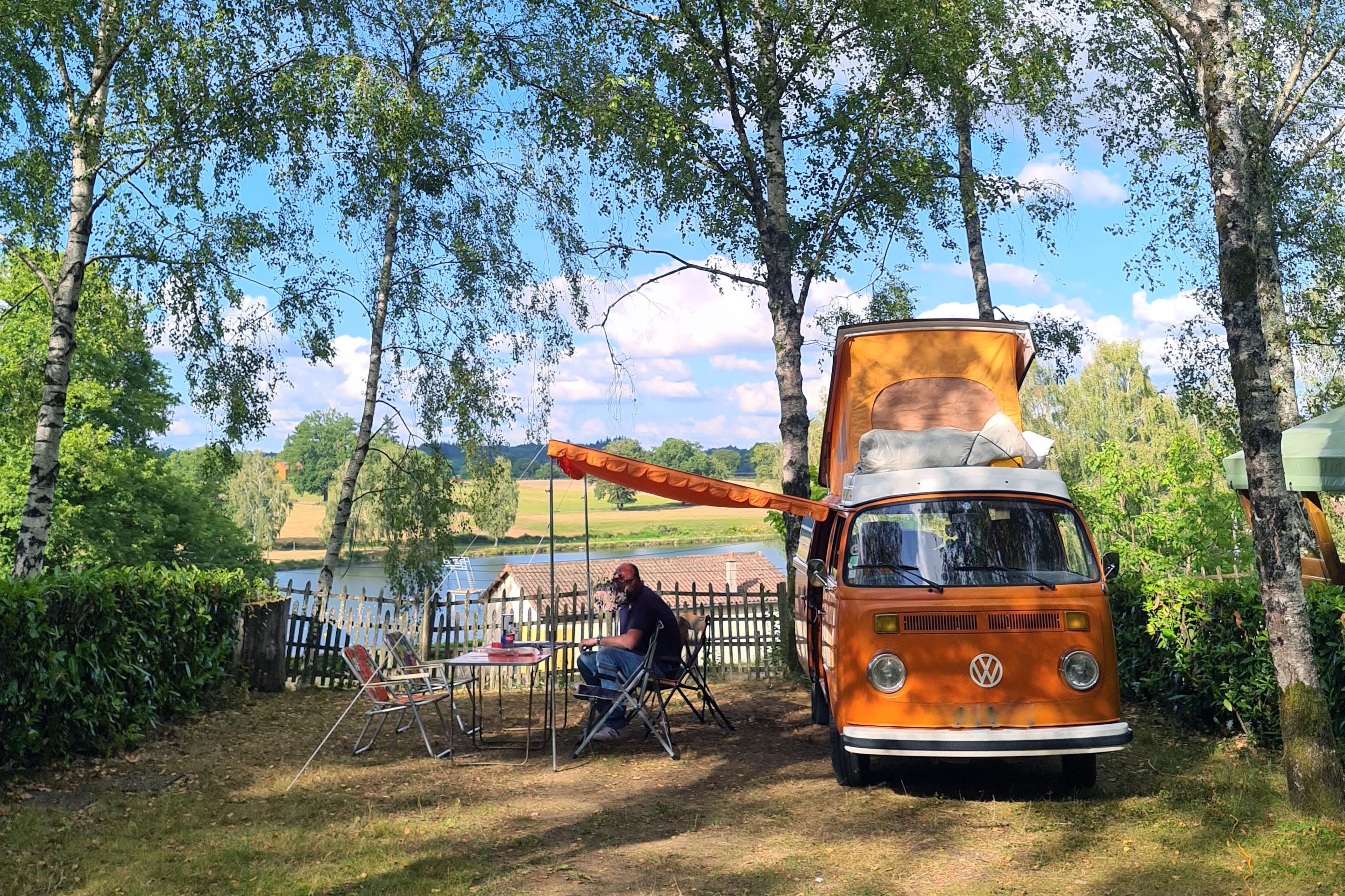 Vakantie naar Flower Camping L'Air du Lac in Haute Vienne in Frankrijk