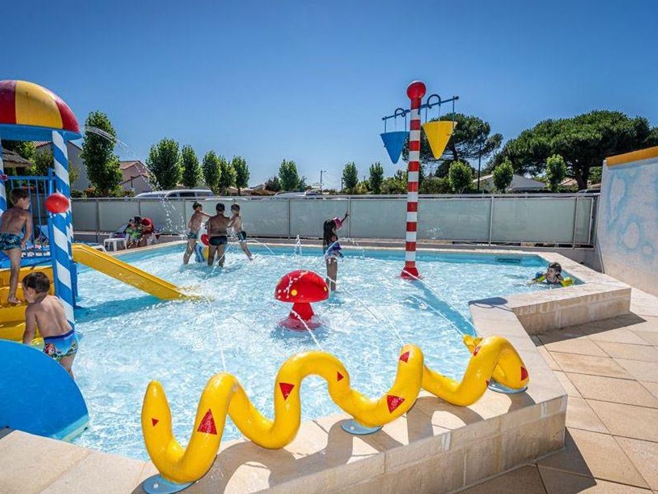 Vakantie naar Flower Camping La Guichardière in La Plaine Sur Mer in Frankrijk