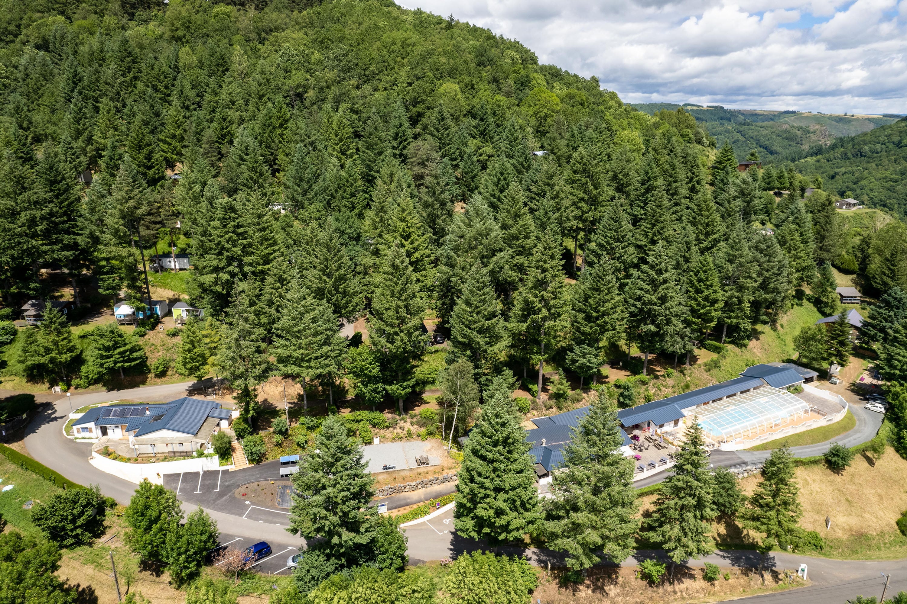 Vakantie naar Flower Camping Le Belvédère in Cantal in Frankrijk