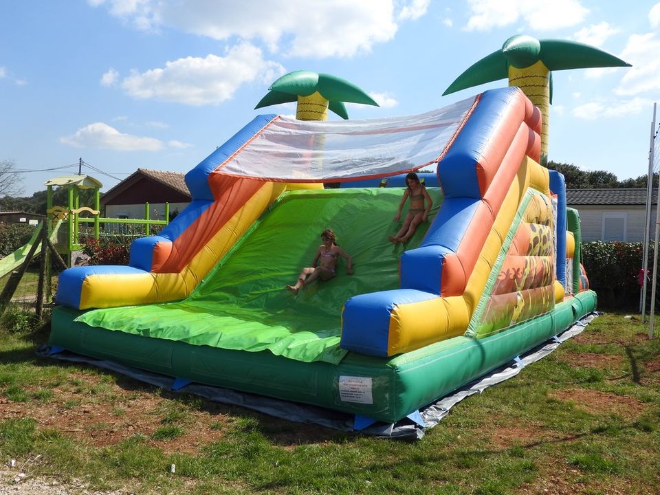 Flower Camping Le Domaine De Gajan vanaf € € 170,00!