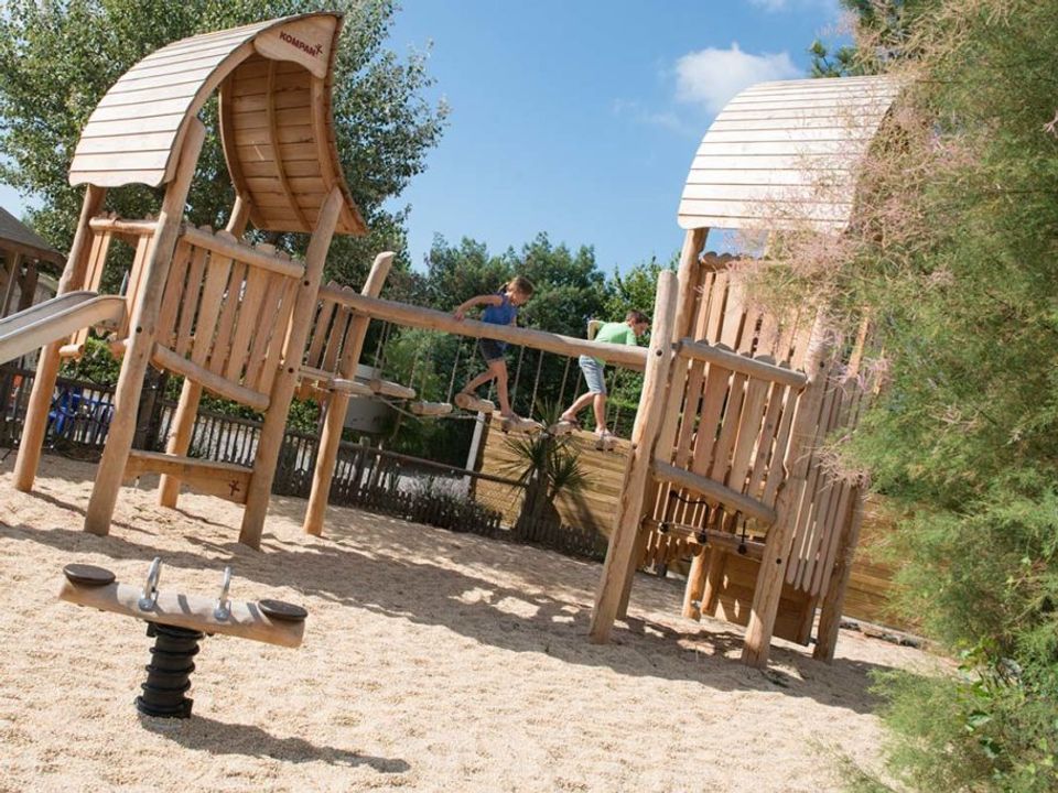 Flower Camping Le Petit Paris vanaf € € 413,00!