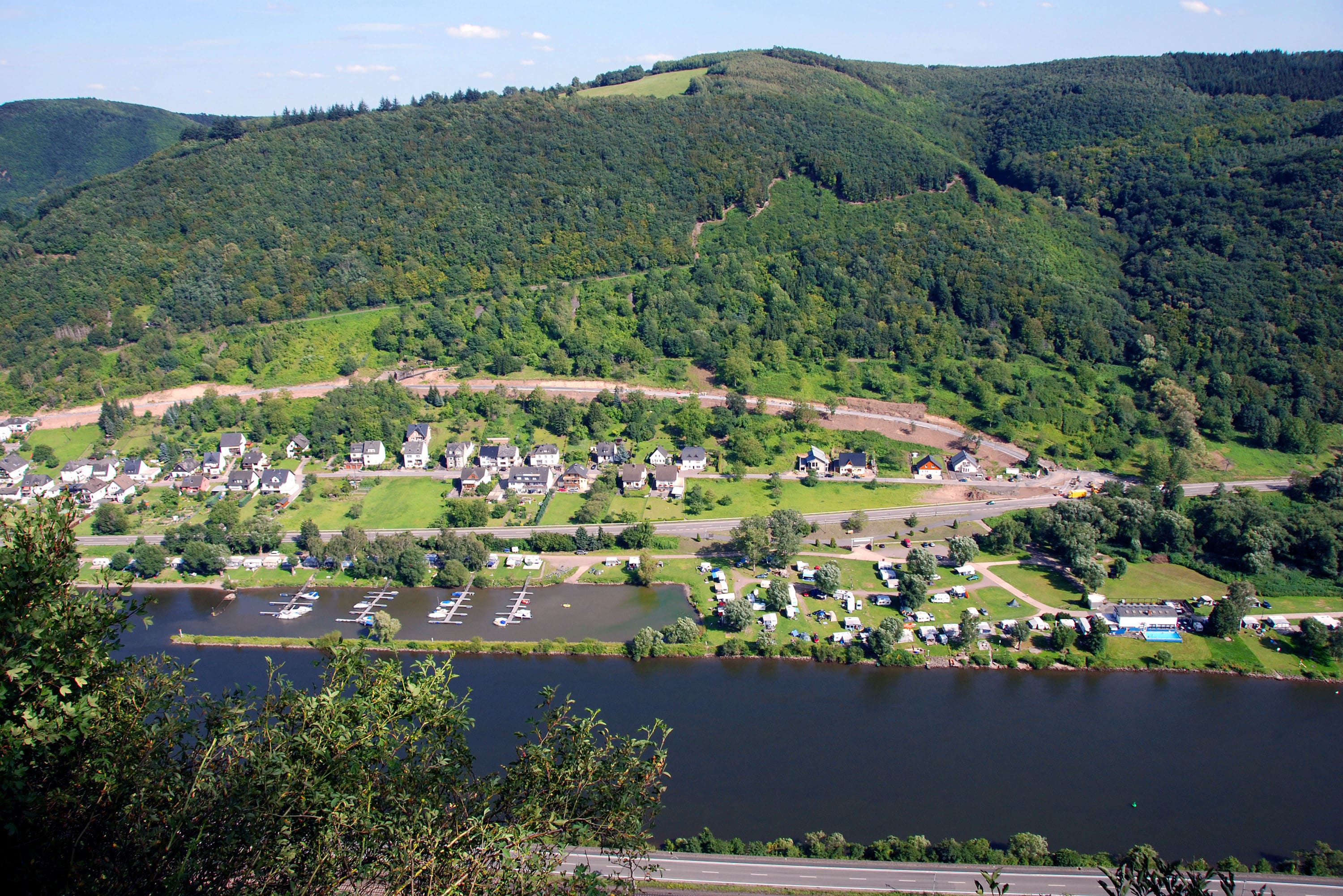 Vakantie naar Knaus Campingpark Burgen/Mosel in Burgen in Duitsland