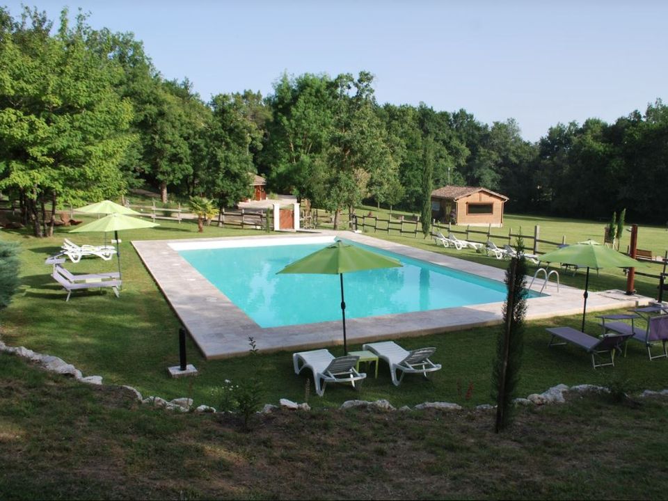 Vakantie naar Parc Residentiel De Loisirs Fontaine De Biron in Vergt De Biron in Frankrijk