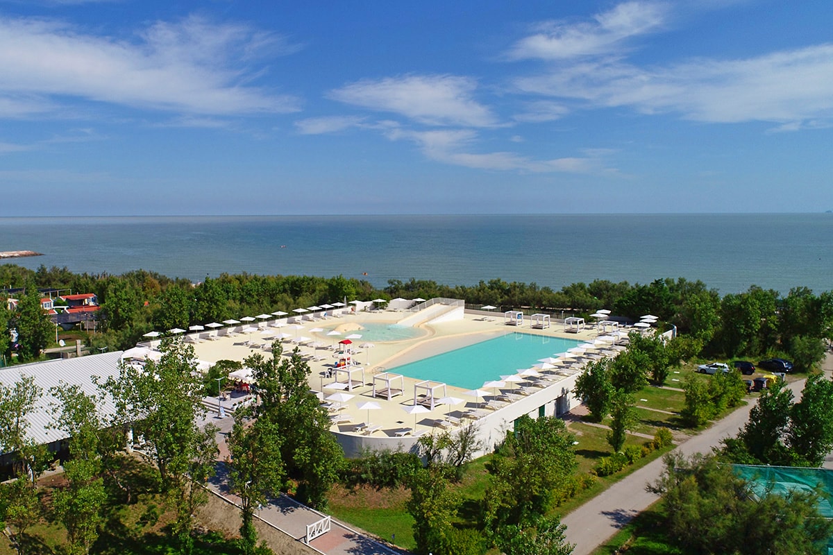 Vakantie naar Rosapineta Camping Village in Rosalina Mare in Italië