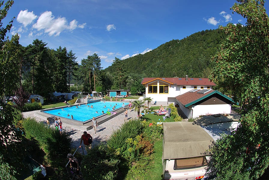 Vakantie naar Schwimmbad Camp. Mössler in Karinthië in Oostenrijk